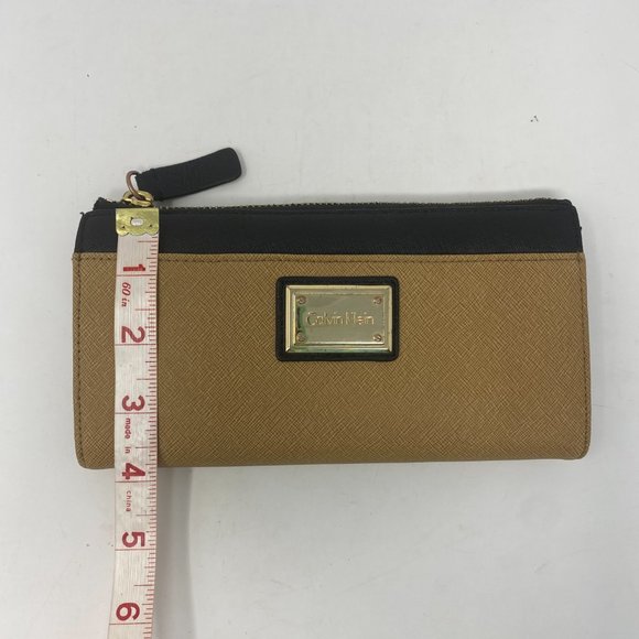 Calvin Klein Bags Calvin Klein Womens Blush Zip Around Wallet